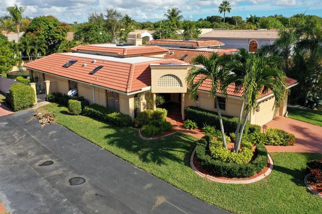 9044 Villa Portofino Circle, Boca Raton, FL 33496