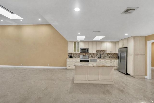 9044 Villa Portofino Circle, Boca Raton, FL 33496