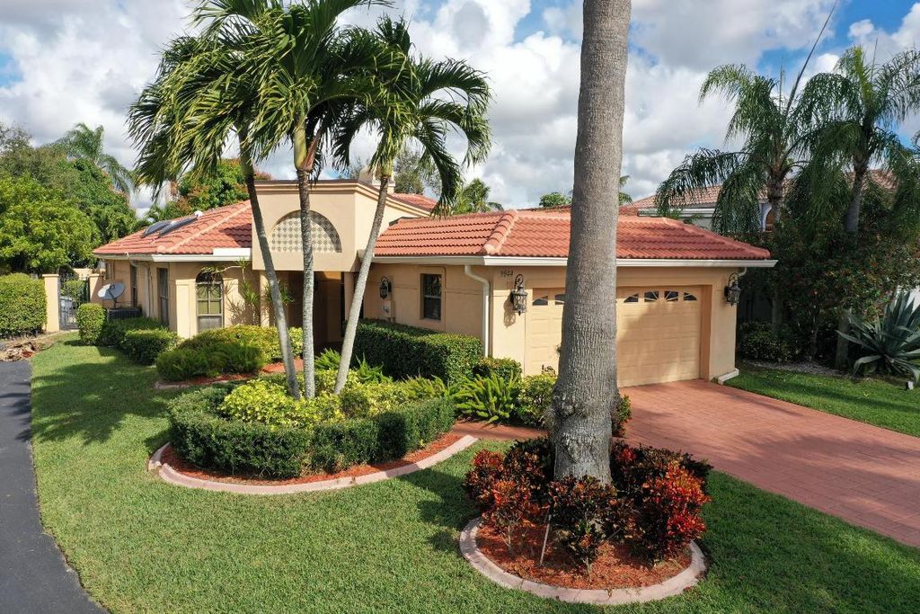 9044 Villa Portofino Circle, Boca Raton, FL 33496