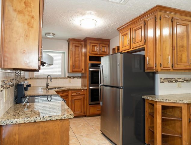 2118 Waterfall Drive, Missouri City, TX 77489
