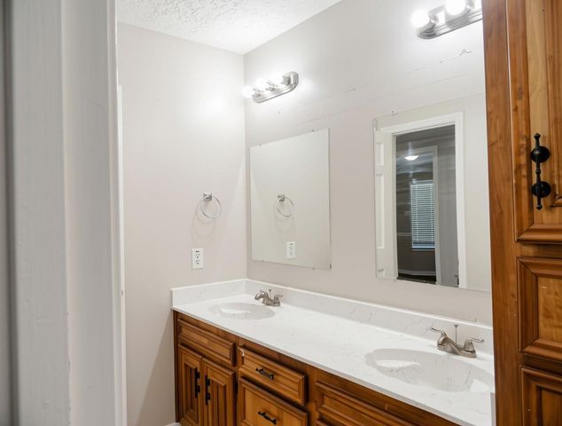 2118 Waterfall Drive, Missouri City, TX 77489