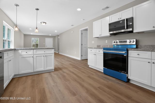 7068 Walthall Street, Bay Saint Louis, MS 39520
