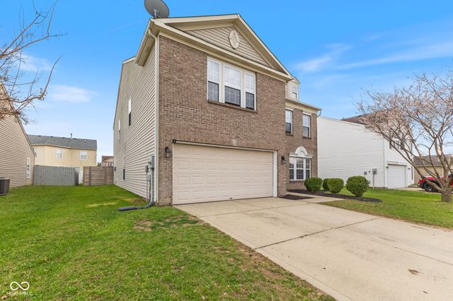 797 Hickory Pine Drive, New Whiteland, IN 46184