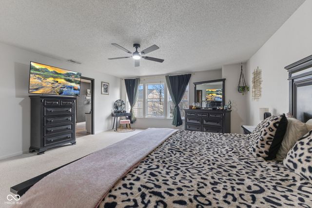 797 Hickory Pine Drive, New Whiteland, IN 46184