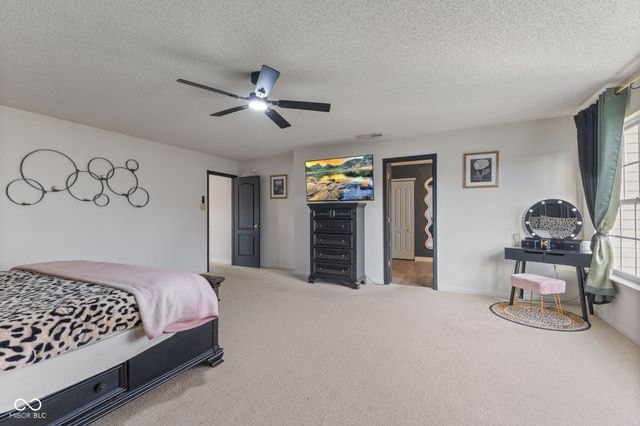 797 Hickory Pine Drive, New Whiteland, IN 46184