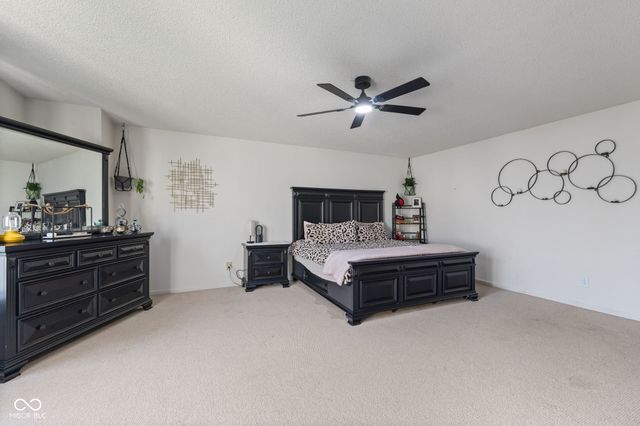 797 Hickory Pine Drive, New Whiteland, IN 46184
