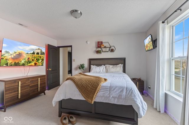 797 Hickory Pine Drive, New Whiteland, IN 46184