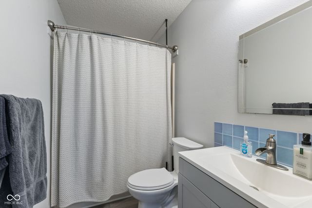 797 Hickory Pine Drive, New Whiteland, IN 46184