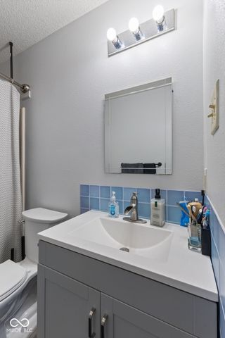 797 Hickory Pine Drive, New Whiteland, IN 46184