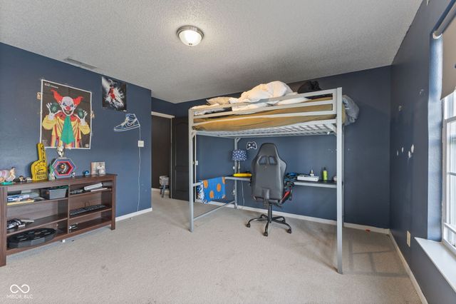 797 Hickory Pine Drive, New Whiteland, IN 46184