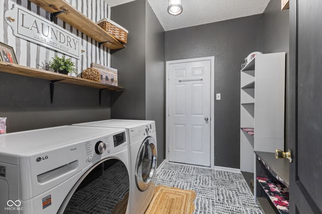 797 Hickory Pine Drive, New Whiteland, IN 46184