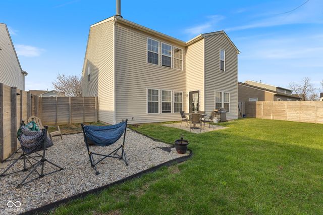 797 Hickory Pine Drive, New Whiteland, IN 46184