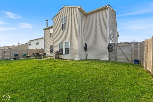 797 Hickory Pine Drive, New Whiteland, IN 46184