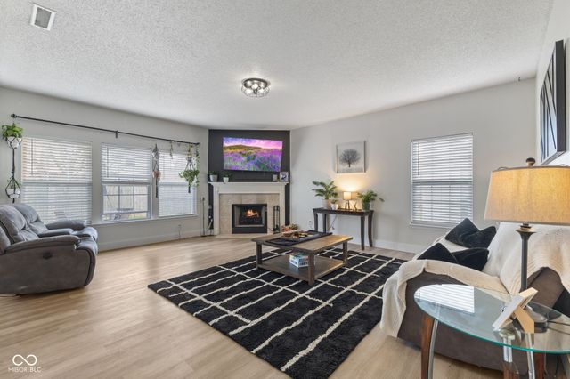 797 Hickory Pine Drive, New Whiteland, IN 46184