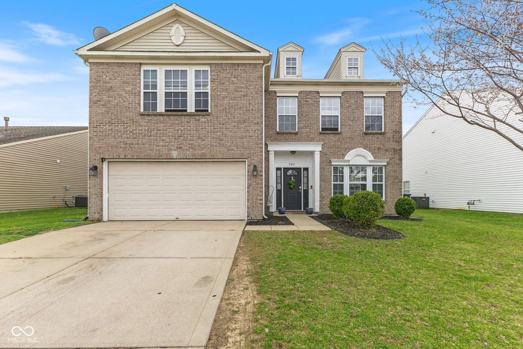 797 Hickory Pine Drive, New Whiteland, IN 46184