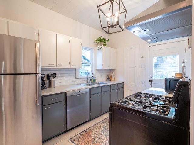 1609 Nickerson ST, Austin, TX 78704