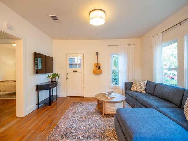 1609 Nickerson ST, Austin, TX 78704