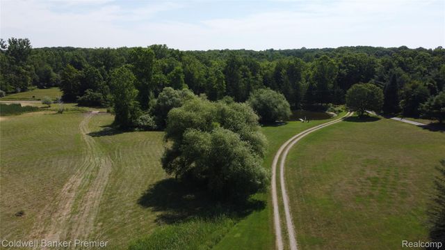 3975 Hagerman Road, Addison Township, MI 48367