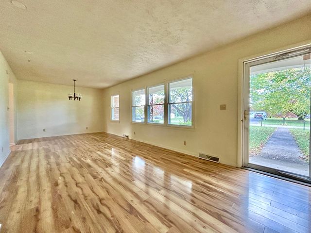 223 Apache Trail, Somerset, KY 42501