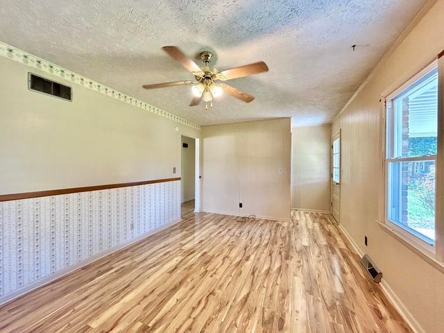 223 Apache Trail, Somerset, KY 42501