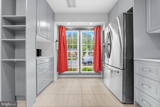 10067 MAPLE LEAF DR, Montgomery Village, MD 20886
