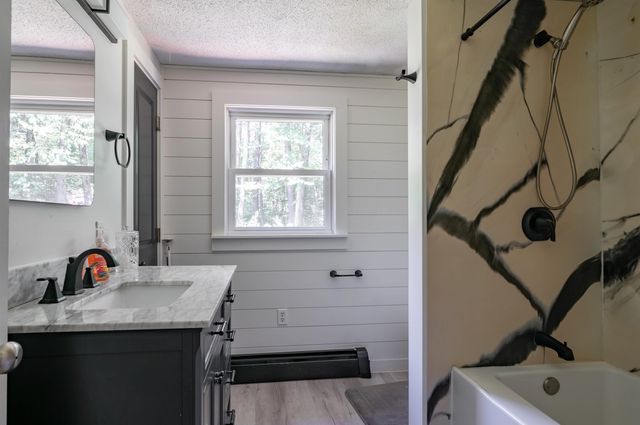 215 Fox Farm Road, New Ipswich, NH 03071