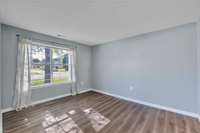 215 Wye Oak WAY, Chesapeake, VA 23323