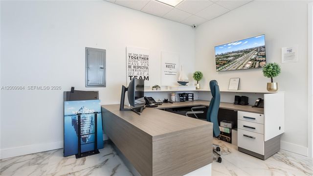 20200 W Dixie Hwy 1208 Highway, Miami, FL 33180