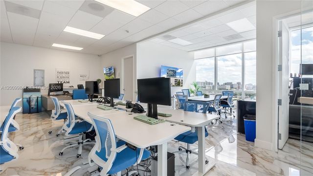 20200 W Dixie Hwy 1208 Highway, Miami, FL 33180