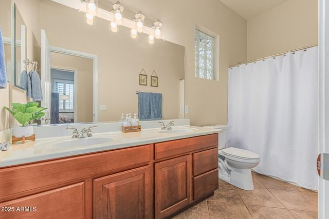 5909 W FETLOCK Trail, Phoenix, AZ 85083