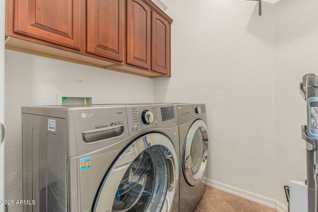 5909 W FETLOCK Trail, Phoenix, AZ 85083