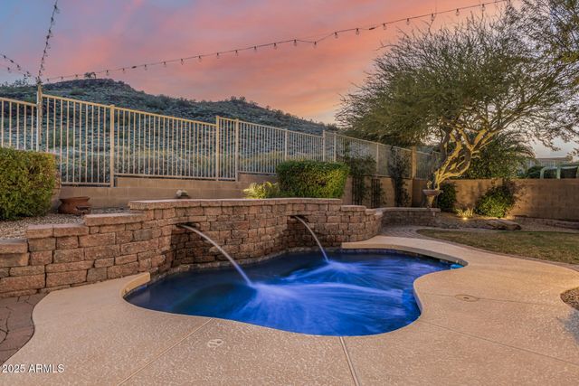 5909 W FETLOCK Trail, Phoenix, AZ 85083