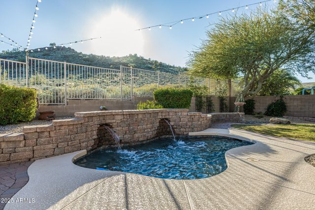 5909 W FETLOCK Trail, Phoenix, AZ 85083
