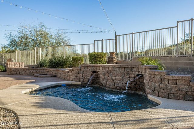 5909 W FETLOCK Trail, Phoenix, AZ 85083