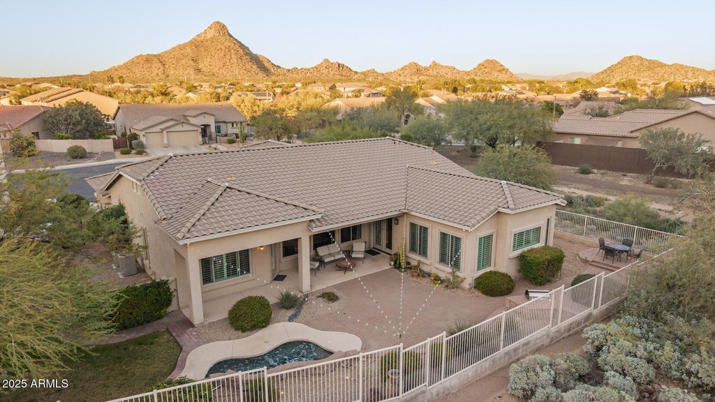 5909 W FETLOCK Trail, Phoenix, AZ 85083