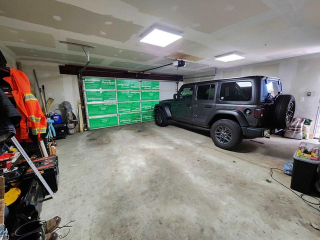 42545 Eldon Avenue, Clinton Township, MI 48038