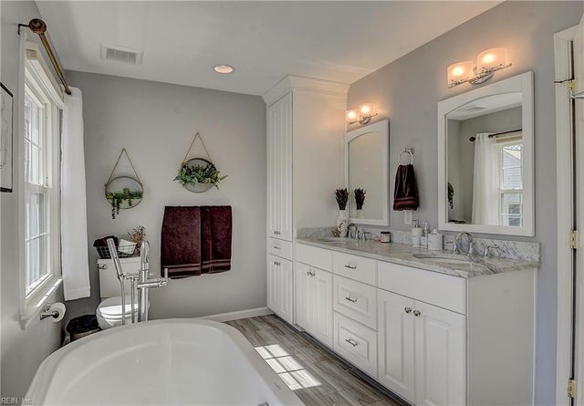 1320 Forest Point DR, Chesapeake, VA 23320