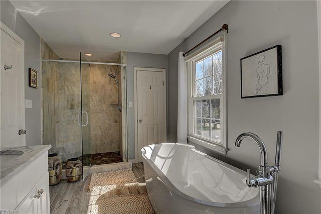 1320 Forest Point DR, Chesapeake, VA 23320