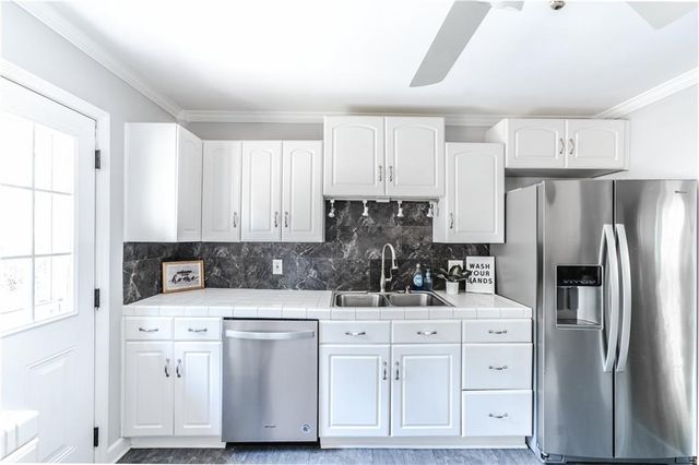 302 E Valley Road NE, Rome, GA 30161