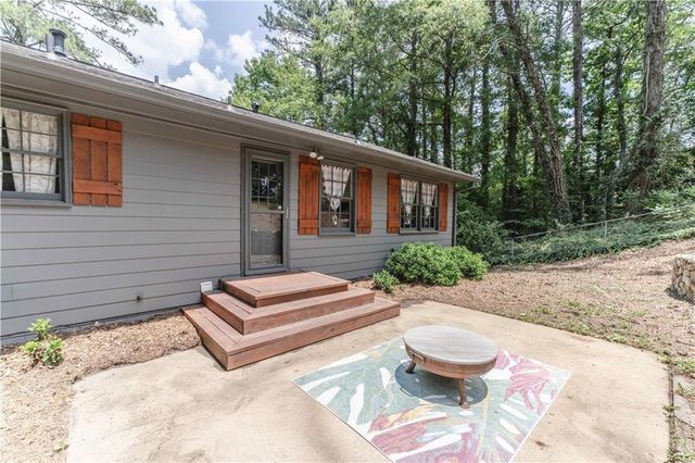 302 E Valley Road NE, Rome, GA 30161