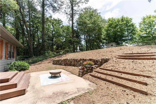 302 E Valley Road NE, Rome, GA 30161