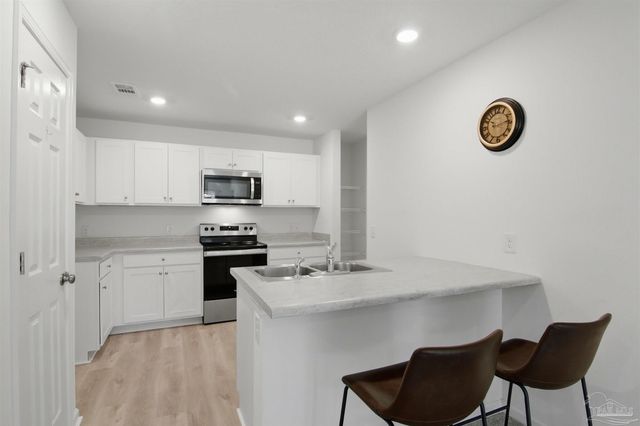 7876 Maxton Rd, Pensacola, FL 32514