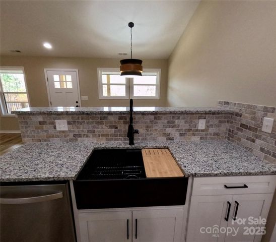 128 Big Sky Drive, Marion, NC 28752