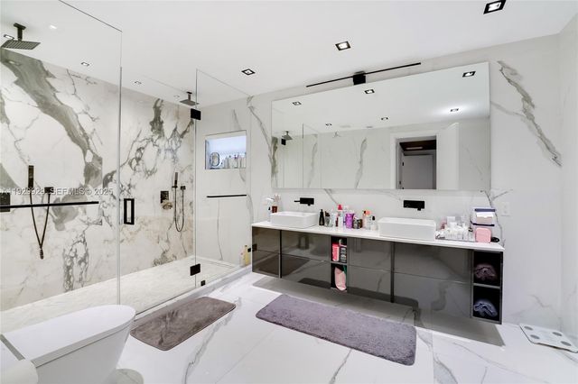 431 Layne Blvd, Hallandale Beach, FL 33009