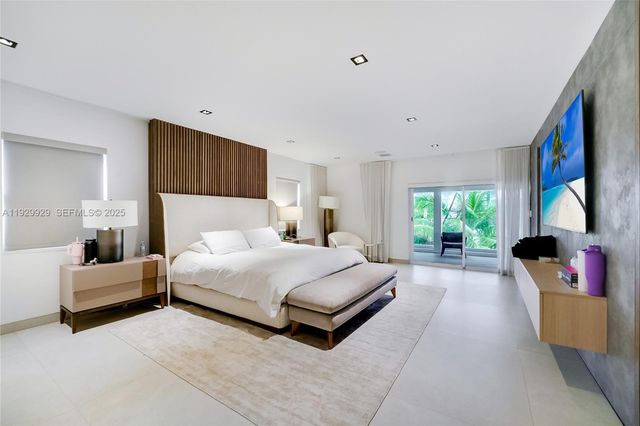 431 Layne Blvd, Hallandale Beach, FL 33009