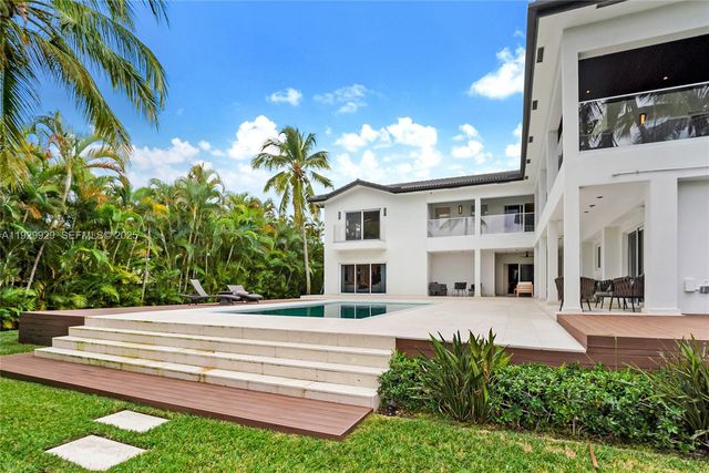 431 Layne Blvd, Hallandale Beach, FL 33009