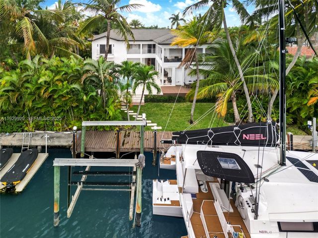 431 Layne Blvd, Hallandale Beach, FL 33009