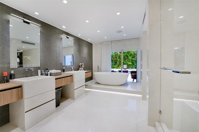 431 Layne Blvd, Hallandale Beach, FL 33009