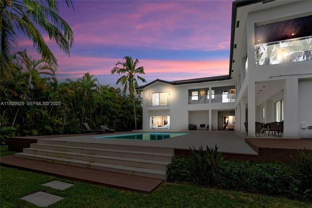 431 Layne Blvd, Hallandale Beach, FL 33009