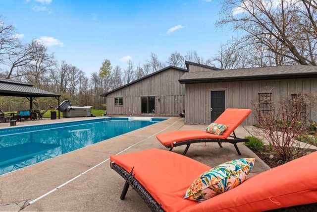 W7236 WEGE ROAD, Hortonville, WI 54944